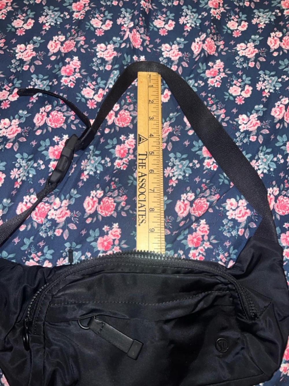 Lululemon everywhere belt bag - Picture 10 of 10